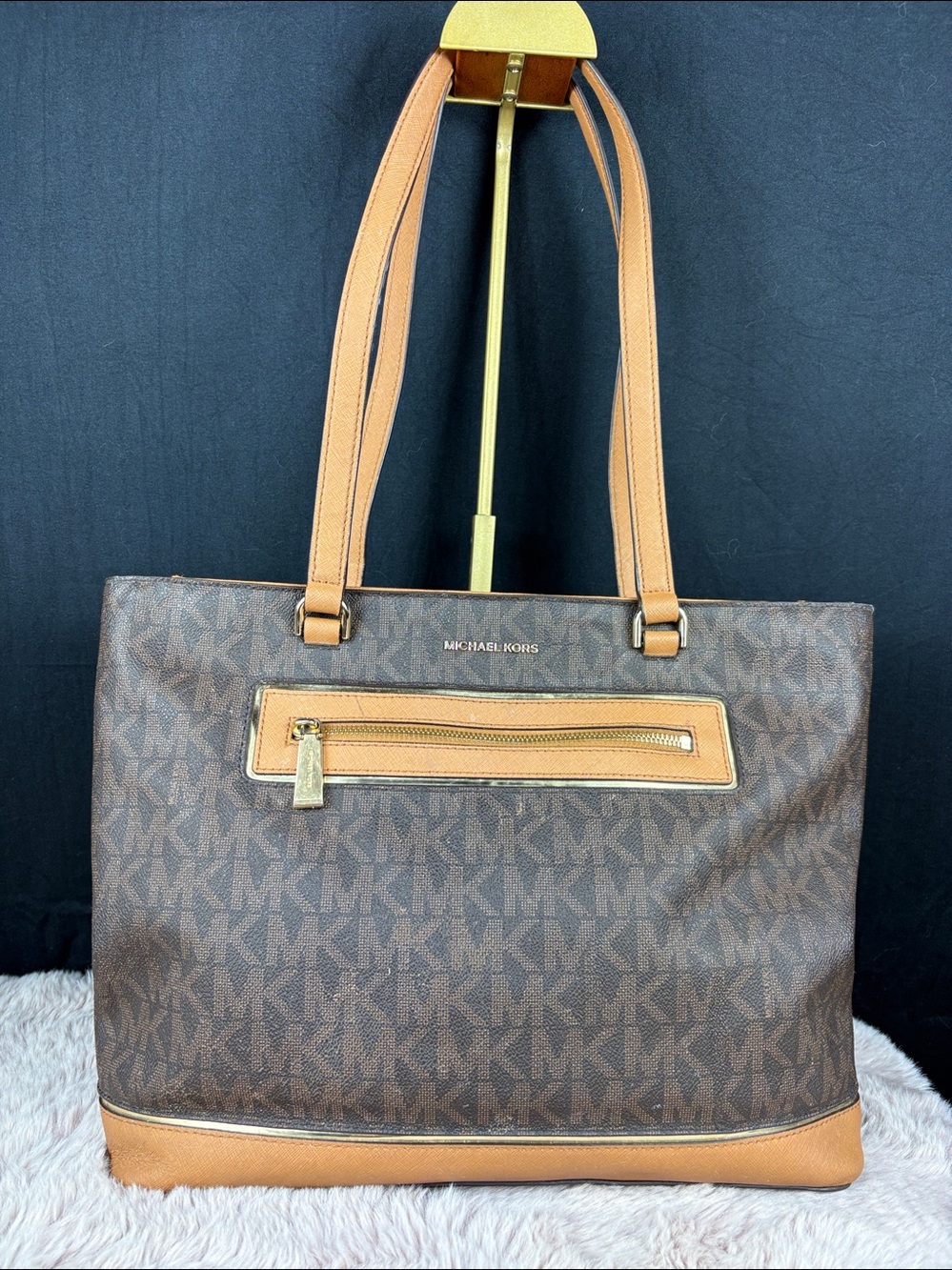 Michael Kors Frame Out Item Large Tote